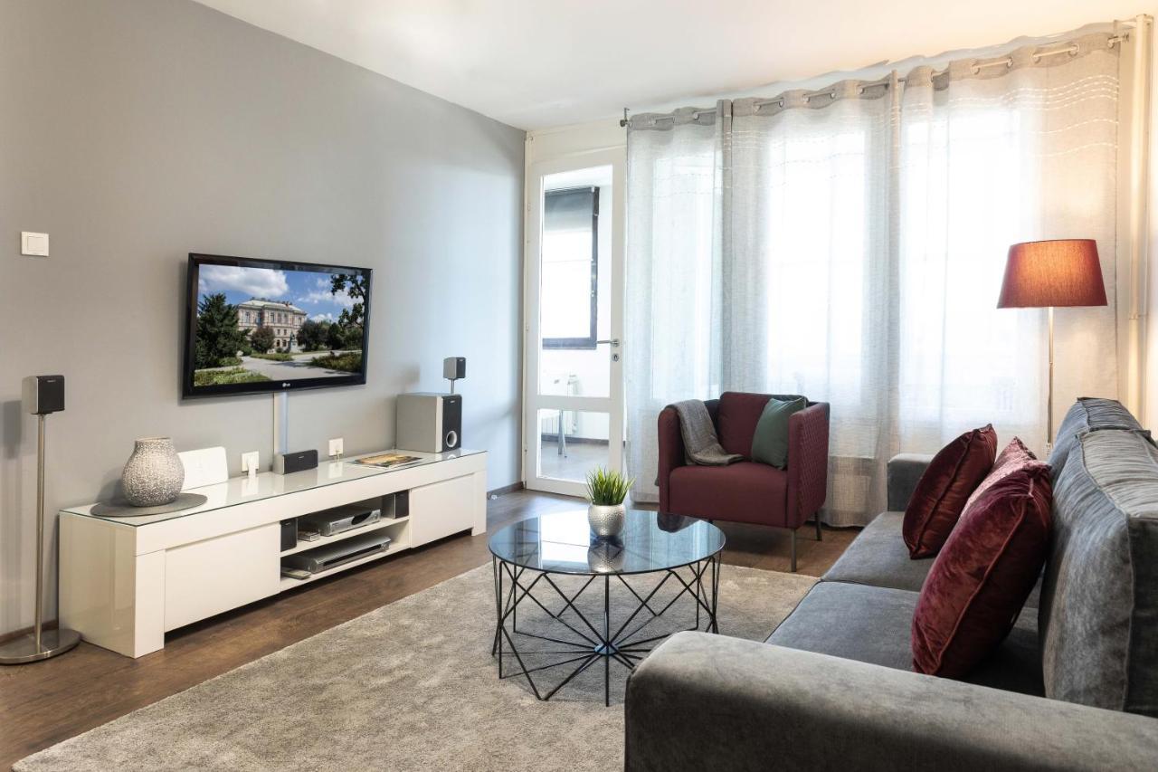 Modern Apartment Near Faculty Of El Engineering Zagabria Esterno foto